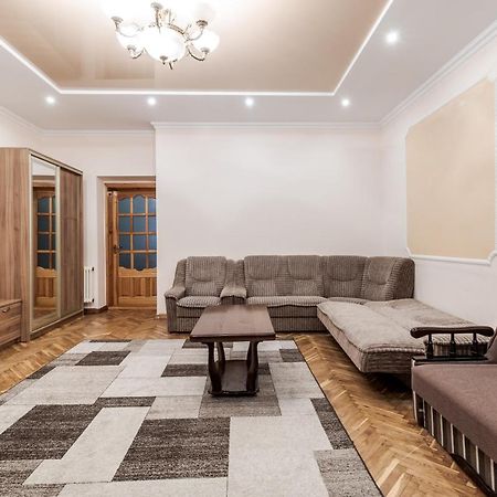 Akademika Hnatyuka Apartment Liov Exterior foto